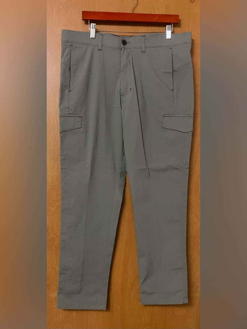 Haggar The Active Series Men's Free Trek Urban Cargo Straight Fit Pants Size 36x